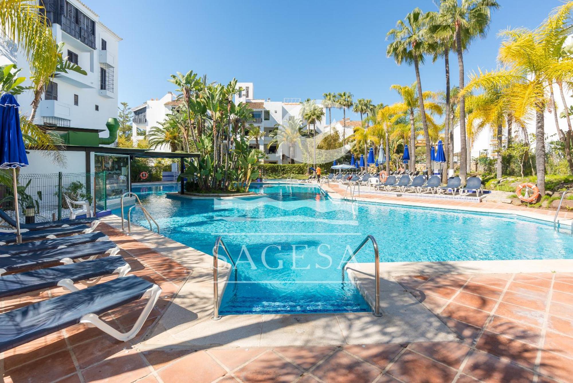 1015 - Jardines Golondrinas - Three Bedrooms Apartment Lake View Marbella Exterior photo
