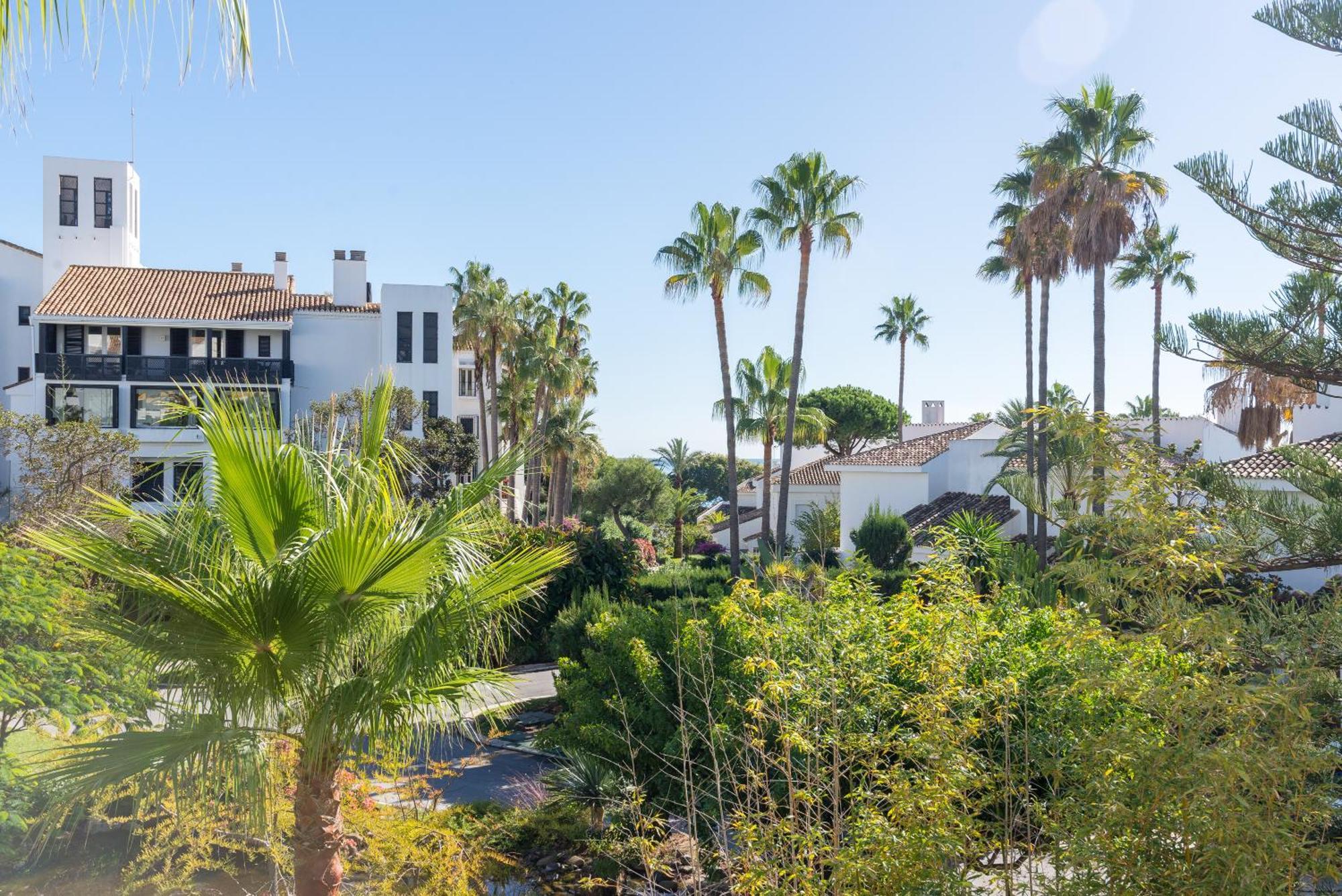 1015 - Jardines Golondrinas - Three Bedrooms Apartment Lake View Marbella Exterior photo